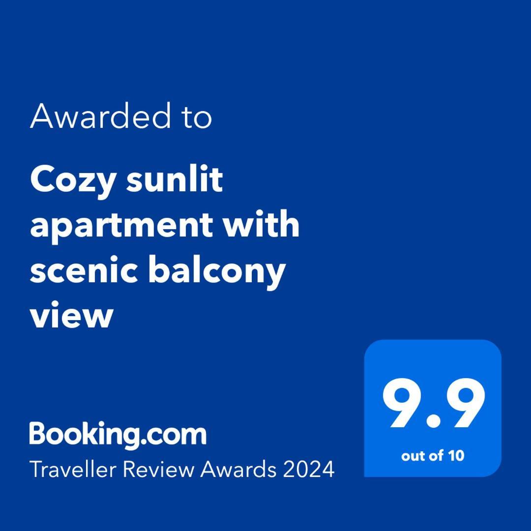 טיראנה Cozy Sunlit Apartment With Scenic Balcony View מראה חיצוני תמונה